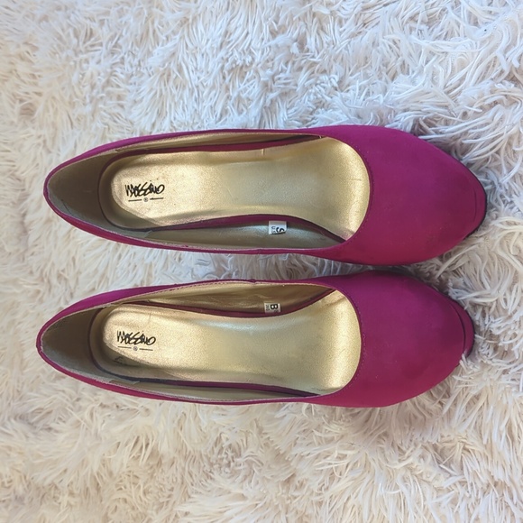 Pink Sued Pumps - Picture 2 of 5